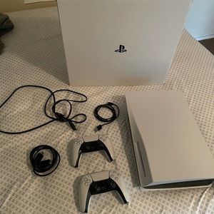 PS5 & Accessories